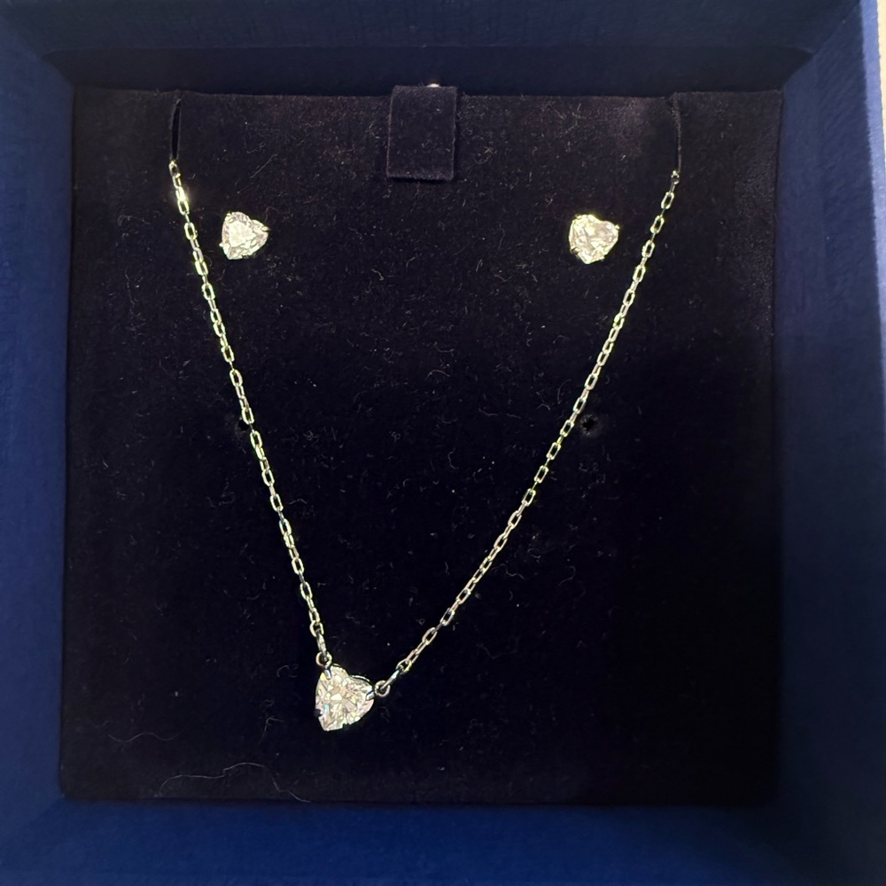 ✨ SWAROVSKI Stilla Attract Heart Necklace & Stud Earrings Set ✨